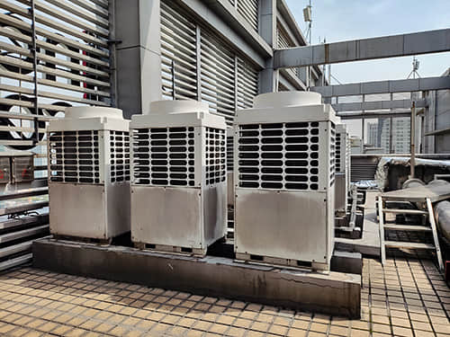 屋頂空調機組震動噪聲大，不切管道不抬設備方案這樣做！